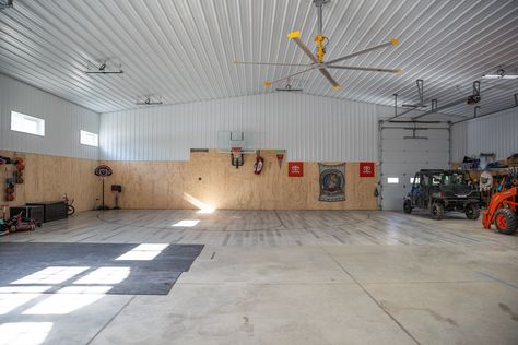 Barndo With Basketball Court, Indoor Basketball Court Garage, Garage With Basketball Court, Shop With Basketball Court, Barndominium With Basketball Court, Pole Barn Basketball Court, Basketball Court In House, Barn Gym Ideas, Garage Basketball Court