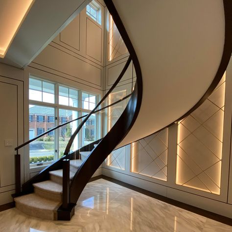 Glass Balcony Railing, Grand Stairway, Curved Stairs, Modern Staircases, Stair Walls, Nyc Townhouse, Circular Stairs, Double Staircase, Glass Balcony