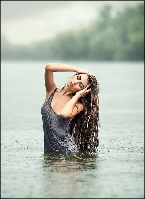 Rain Lake Portrait, Lake Photoshoot, Bouidor Photography, Water Shoot, Beach Model, Water Pictures, Nature Photoshoot, Lake Photography, Photographie Portrait Inspiration