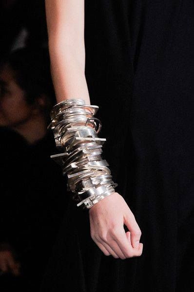 Ann Demeulemeester Fall 2014 Bold Statement Jewelry, Stacked Bangles, Ann Demeulemeester, Mode Inspiration, Silver Cuff, Statement Jewelry, Jewelry Art, Jewelry Inspiration, Beautiful Jewelry