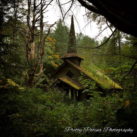 A fan favorite.  Frontier Town Church in North Hudson, NY.  Abandoned western theme park closed in the 90s and most popular in the 60s.  Photo for sale, prices on website!  Www.prettypatinaphotography.com Abandoned Churches, Church Aesthetic, Abandoned Church, Old Abandoned Houses, Dark Cottagecore, Country Church, Cabin In The Woods, Abandoned Buildings, Abandoned Houses