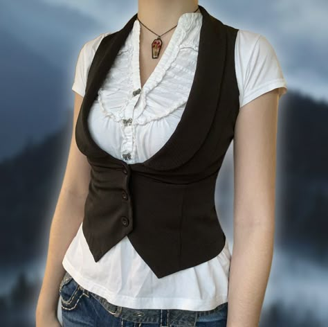 Y2K 2000s Alice Cullen Twilight Fairygrunge Cottagecore Dark Academia Inspired Black Vest /Waistcoat #y2k #y2kfashion #2000s #2000sfashion #fairygrunge #cottagecore #dainty #twilight #depop #fairycore #darkacademia 2000s Dark Academia Outfits, 2000s Dark Academia, Y2k Black Vest, How To Style Vest Top, Black Vest Outfit Casual, Y2k Vest Outfit, Dark Academia Vest, Alice Cullen Outfits, Alice Cullen Twilight