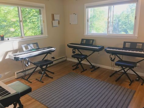 Jon's Story: Converting to a Group Piano Studio Home Piano Studio, Piano Studio Room Ideas, Piano Studio Room, Piano Classroom, Piano Setup, Lab Organization, Studio Room Ideas, Group Piano Lessons, Piano Classes