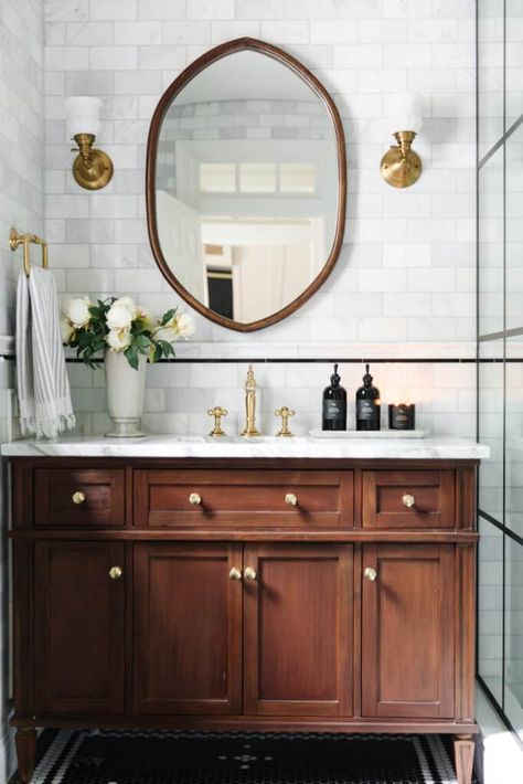 Greta's Bathroom - Chris Loves Julia Chris Loves Julia Powder Room, Gil Schafer Bathroom, Plaid Bathroom Tile, Nancy Meyers Bathroom Aesthetic, Chris Loves Julia Bathroom, Nancy Meyers Bathroom, Southern Bathroom, Charleston Bathroom, Jack And Jill Bathroom Ideas