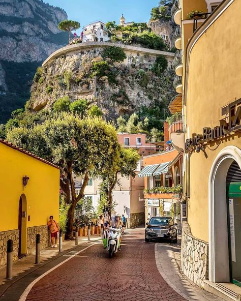 Amalfi Coast, Salerno, Italy. on Instagram: “@Milano has finally its official account 😍😊 Follow @Milano to find out best places to go to 😉 shot by @blancoperegrino . . . #positano…” Aesthetic Lemon, Positano Italy, Amalfi Coast Italy, Italy Aesthetic, Voyage Europe, Future Travel, Positano, Travel Inspo, Pretty Places