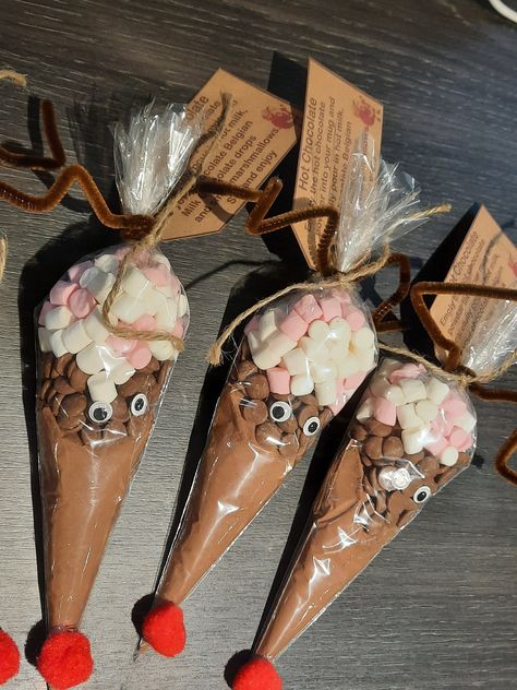 Reindeer Hot Chocolate Cones, Hot Chocolate Cones, Reindeer Hot Chocolate, Chocolate Cone, Chocolate Drops, Delicious Hot Chocolate, Christmas Hot Chocolate, Chocolate Powder, Peanut Brittle