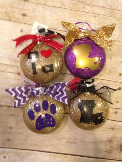 Lsu and Nola glitter ornaments! College Ornaments Diy, Nfl Ornaments Diy, Lsu Cricut Ideas, Lsu Ornaments Christmas Diy, New York Giants Glitter Ornament, Louisiana Christmas Ornaments, Christmas Ball Ornaments Diy, Vinyl Ornaments, Christmas Cricut