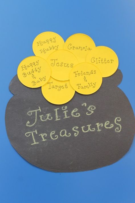 St. Patrick's Day Bulletin Board | Each child fills a pot of gold with names of things they treasure. Sant Patrick, Happy Home Fairy, March Crafts, St Patricks Crafts, St Patricks Day Crafts For Kids, St Patrick Day Activities, March Activities, St Patrick's Day Crafts, Saint Patrick's Day