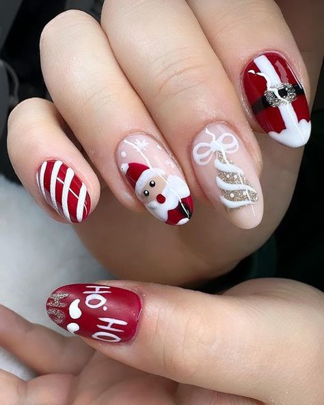 Artila on Instagram: "Christmas Nails (hand painted)🎅🏼🌲🎁 #christmasnails #christmastree #santaclaus #rednails #nailart #nailartist #merrychristmas #instagood #instadaily #instagram #instanails #swindon #wiltshire #wiltshirenails #beauty #fashion" Nail Noel, Nail Art Noel, Xmas Nail, Santa Nails, Xmas Nail Art, Foil Nail Art, Christmas Gel, Christmas Gel Nails, Pinterest App