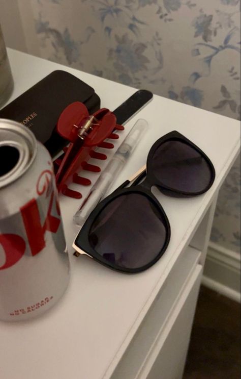 diet coke red aesthetic cute room decor clutter Coke Zero Aesthetic, Red Aesthetic Cute, Aesthetic Cute Room, Diet Coke Aesthetic, Emily Aesthetic, Coke Aesthetic, Haley Dunphy, Cute Room, Cherry Wine