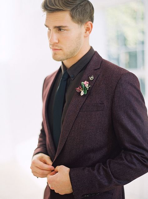 Fall Groom, Rustic Bohemian Wedding, Casual Grooms, Modern Groom, Mens Wedding Attire, Groom Wedding Attire, Bohemian Wedding Dress Lace, Tweed Suit, Handsome Groom