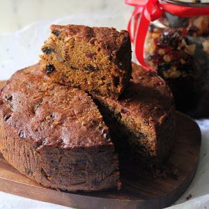 Easy Christmas Fruit Cake Without Alcohol - Ruchik Randhap Moist Fruit Cake Recipe, Cakes By Mk, Boiled Fruit Cake, Frosting Ideas, Fruit Cake Recipe, Christmas Cakes Easy, Dried Fruit Mix, Fruit Cake Christmas, Fruitcake Recipes