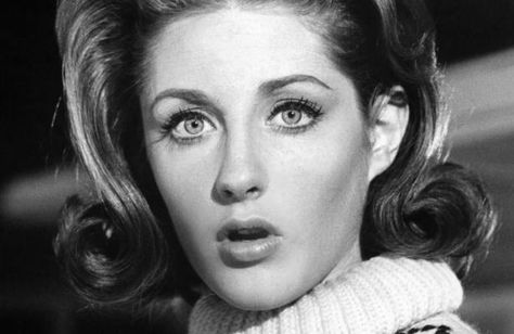 lesley gore rip 68 years young ,one hit when she was 16 years young :* its my party :** Lesly Gore, Lesley Gore, World On Fire, Vogue Covers, Mind Games, Independent Women, Years Younger, Think Of Me, Hard Rock