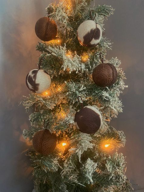 Cowhide & Leather Christmas Balls - Etsy Small Western Christmas Tree, Modern Western Christmas Decor, Cowboy Themed Christmas Tree, Cowhide Christmas Ornaments, Cowhide Ornaments Diy, Cowhide Christmas Decor, Rodeo Christmas Tree, Cowhide Christmas Tree, Diy Western Ornaments