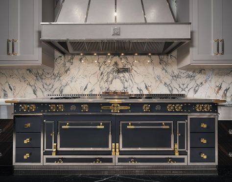 La Cornue USA - Luxury French Ranges & Hoods La Cornue Chateau, La Cornue Kitchen, Ferris Rafauli, La Cornue Range, Studio Kitchen, Luxury Kitchen Design, Luxury Kitchens, Custom Kitchen, Range Hood