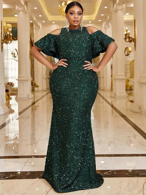 Plus Size Emerald Green Gown Evening Dresses, Emerald Green Prom Dress Long Sleeve Plus Size, Emerald Green Gown Plus Size, Emerald Green Plus Size Gown, Emerald Green Plus Size Dress, Emerald Dresses, Sequin Formal Dress, Sequin Evening Dresses, Dress Stores Online