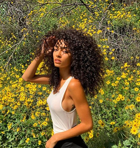 Medium Skin Tone Makeup, Raven Lyn Corneil, Raven Lyn, Skin Tone Makeup, Curly Hair Beauty, Black Goddess, Medium Skin Tone, Flower Child, Afro Hairstyles