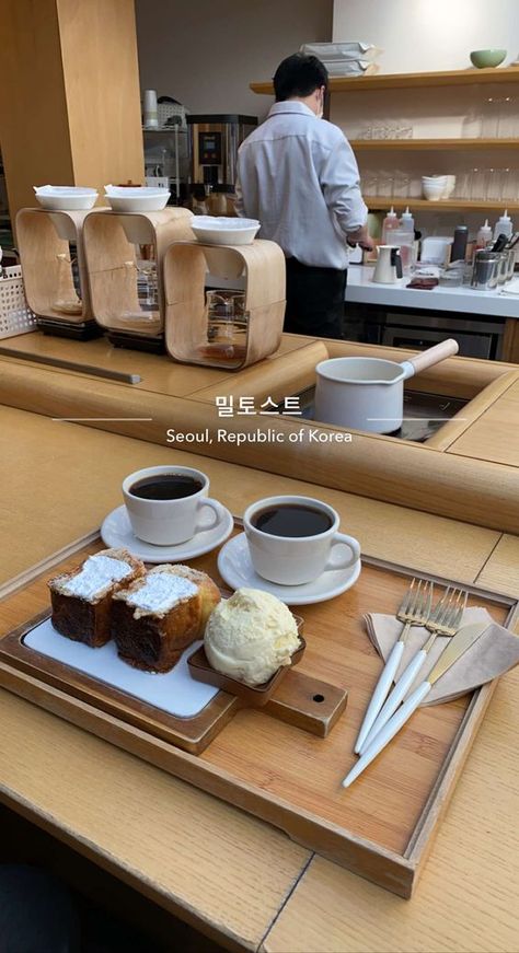 Photos For Vision Board, Parisian Style Decor, Korean Coffee Shop, Korean Vibe, Korea Cafe, Seoul Cafe, Korean Coffee, Creating A Vision, Seoul Korea Travel