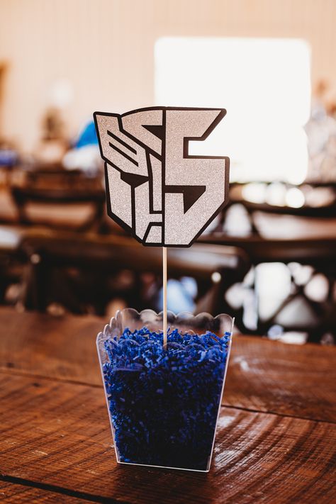 Megatron Birthday Party, Transformers Birthday Centerpieces, Transformer Rescue Bots Birthday, Transformers Bumblebee Birthday, Transformers Centerpieces Ideas, Optimus Prime Birthday Party Ideas, Bumblebee Transformers Birthday Party, Optimus Prime Birthday Party, Transformers Centerpieces