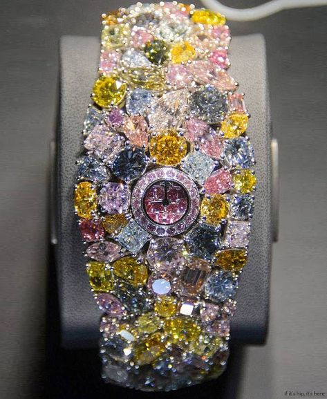 If It's Hip, It's Here (Archives): Graff Unveils The Most Valuable, And Quite Possibly The Ugliest, Watch In The World. Graff Jewelry, Most Expensive Jewelry, Rare Diamonds, Graff Diamonds, Fancy Watches, Expensive Watches, Dope Jewelry, Expensive Jewelry, Watches Unique