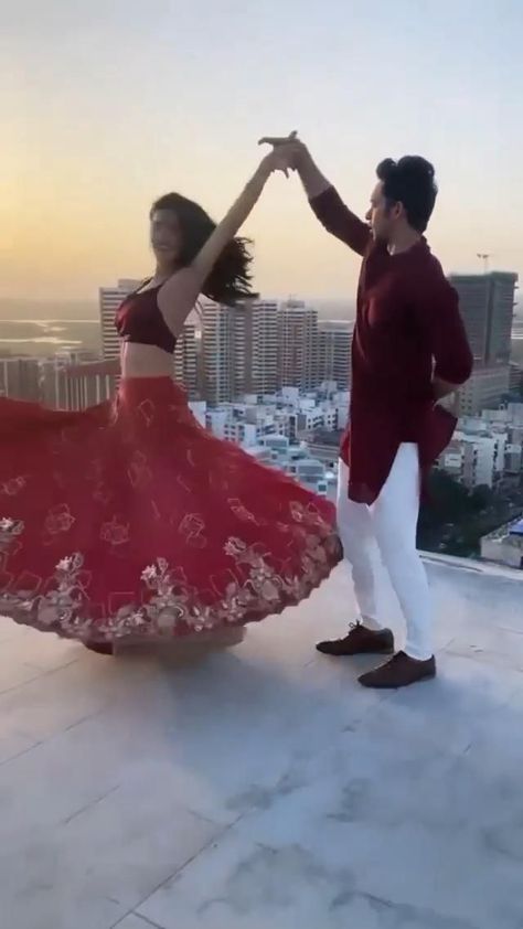 Indian Movies Romantic Scene, Copal Love Video, Romantic Dance Video, Romantic Dance Couple, Romantic Moments Couples, Bollywood Moments, Couple Dance Videos, Romantic Dance, Korean Couple Photoshoot