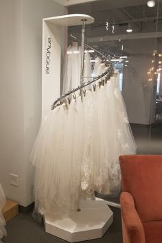 Bridal Store Decor, Wedding Shop Interior, Bridal Display, Fashion Boutique Interior, Bridal Shop Interior, Bridal Shop Decor, Bridal Shop Ideas, Boutique Layout, Bridal Boutique Interior