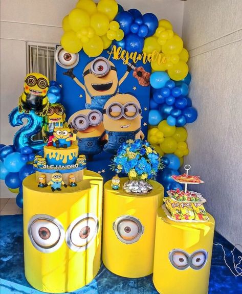 2nd Minion Birthday Party, Minion Birthday Backdrop Ideas, Minion Birthday Party Backdrop, Minion Birthday Backdrop, Minion Balloon Arch, Minion Balloon Garland, Minion Birthday Decorations, Minions Birthday Party Ideas, Minion First Birthday Party