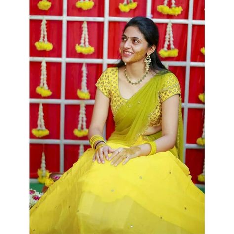 Half Sarees For Haldi, Haldi Half Saree For Bride, Haldi Half Saree, Half Saree For Haldi, Haldi Blouse Design For Bride, Simple Haldi Ceremony Outfit For Bride, Haldi Lehenga For Bride, Haldi Saree Indian Bridal, Haldi Outfit For Bride Indian