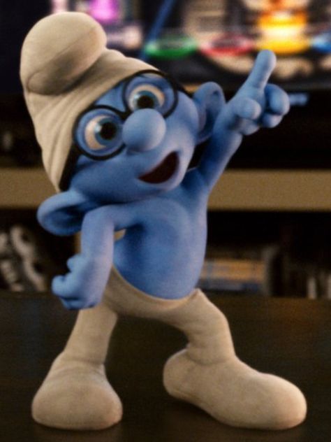 Brainy Smurf #TheSmurfs Smurf Aestethic, Grumpy Smurf, Smurfs Wallpaper, Hefty Smurf, Clumsy Smurf, Toy Story Funny, Brainy Smurf, Smurfs Movie, Nyc Wallpaper