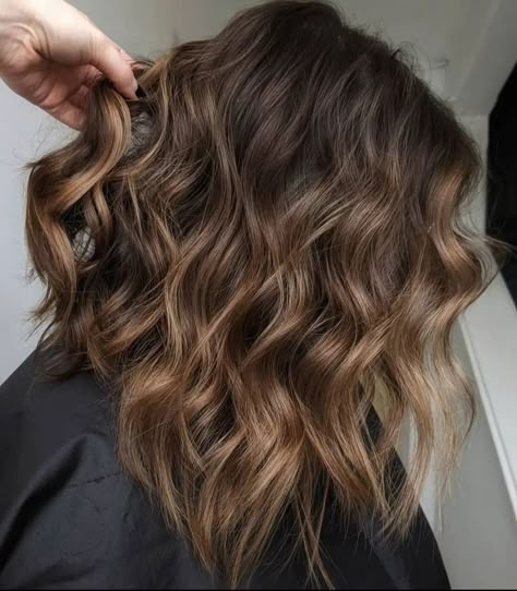 Naturally Wavy Hair Cuts, Dark To Light Hair, Global Hair Color, Celebrity Bobs, Hair Color For Brown Skin, Brown Hair Looks, Hair Instagram, Wavy Haircuts, Glamour Uk