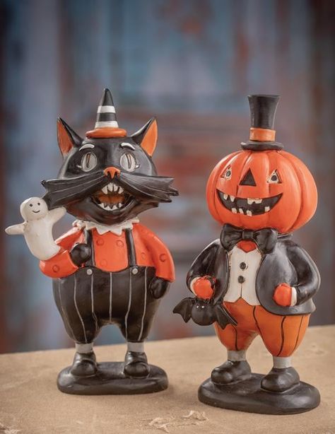 Victorian Halloween Decorations, Joanna Parker, Halloween Themes Decorations, Victorian Halloween, Halloween Figures, Decor Shabby Chic, Vintage Halloween Decorations, Halloween 2022, Halloween Images