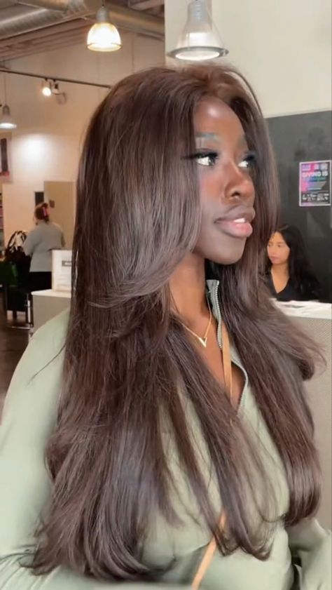 Nomi Aesthetic, Brown Hair On Brown Skin, Brown Hair Dark Skin, Mocha Brown Hair, Hair Color For Dark Skin, Hair Color Chocolate, Honey Brown Hair, Brown Hair Inspo, Brown Hair Dye