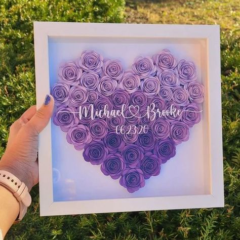 mother's day gifts Heart Shadow Box Ideas, Rolled Flower Shadow Box Ideas Wedding, Cricut Flower Box Frame, Cricut Shadow Box Ideas Wedding Gifts, Shadow Box Roses, Shadow Box Wedding Gift, Wedding Gift Shadow Box Ideas, Couples Shadow Box Ideas, Rolled Flower Projects