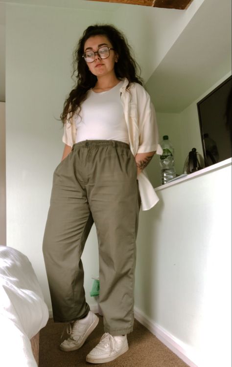 Basic Outfits Midsize, Midsize Body Outfits Casual, Midsize Cargo Pants Outfit, Midsize Queer Fashion, Soft Butch Fashion, Midsize Granola Outfits, Masc Plus Size, Plus Size Lesbian Fashion, Soft Masc Outfits For Women