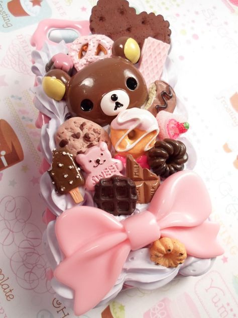 Kawaii Phone Case Rilakkuma Kawaii, Kawaii Sweets, Decoden Diy, Decoden Case, Kawaii Crafts, Decoden Phone Case, Kawaii Phone Case, Kawaii Shop, Cell Phone Case