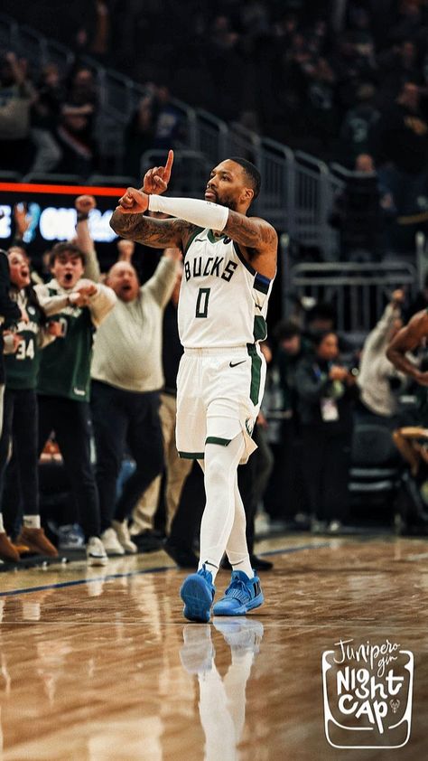 Dame Time Damian Lillard Wallpaper, Damian Lillard Bucks, Iconic Nba Photos, Damian Lillard Wallpapers, Nba Celebration, Milwaukee Bucks Wallpaper, Cool Basketball Pictures, Nba Pfp, Dame Lillard