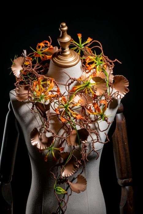 Flower Structure, A Level Textiles, Sculptural Jewelry, Creative Flower Arrangements, Body Adornment, Garden Party Dress, Sympathy Flowers, Ginkgo Biloba, Floral Designer