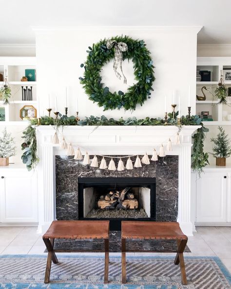 Lark Interiors on Instagram: “Ta-da!  My mantle is finished.  Thanks to the amazingly talented Laura of @whitewingfloral for that stunner of a wreath. I like big wreaths…” Mantle Garland Ideas, Wreath Above Fireplace, Christmas Mantle Garland, Christmas Garland Mantle, Above Fireplace, Fireplace Christmas, Mantle Garland, Garland Ideas, Christmas Mantle Decor