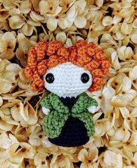 Red Haired Witch, Free Crochet Halloween, Crochet Halloween Patterns, Yarn Toys, Crochet Queen, Crochet Stuffies, Crocheted Things, Crochet Market, Fall Crochet