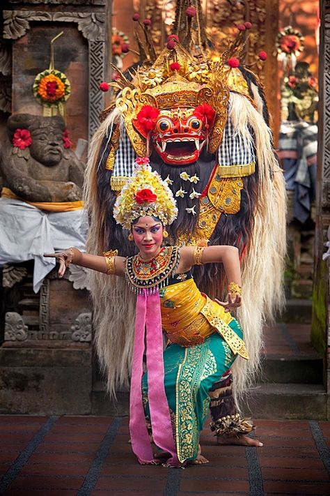 Bali Dance, Barong Bali, Cultural Dance, Voyage Bali, Bali Lombok, Indonesian Art, World Dance, Bali Island, Traditional Dance