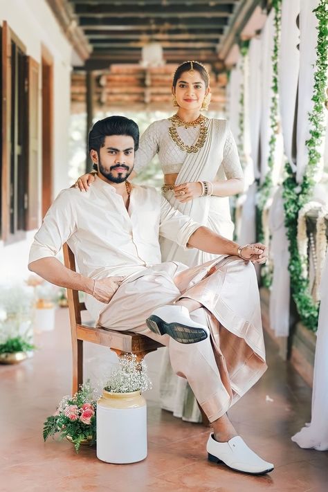 Funny Wedding Poses, Engagement Portraits Poses, Marriage Poses, Couple Photo Ideas, Indian Wedding Poses, Pre Wedding Photoshoot Outfit, Indian Wedding Photography Couples, Engagement Photography Poses, Wedding Portrait Poses