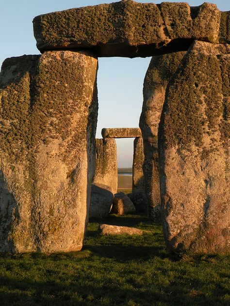 Stonehenge; as many times as I've been to the UK, I've never seen Stonehenge. Sometime soon! Stonehenge England, Dragon Serpent, Wiltshire England, Stone Circles, Sacred Sites, Standing Stones, Standing Stone, England And Scotland, Sacred Places