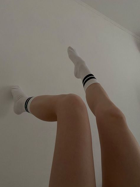 White Socks Aesthetic, Pretty Socks, Foto Poses, Selfie Ideas Instagram, White Socks, Korean Girl Fashion, Aesthetic Women, Cute Poses For Pictures, Girls Socks