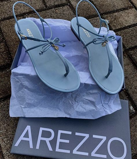 Luxury T-strap Sandals For Summer Beach, Blue Flat T-strap Sandals For Summer, Casual Pink T-strap Sandals, Pink T-strap Sandals For Beach With Round Toe, Cute Shoes Flats, Stylish Shoes Heels, Girls Shoes Teenage, Classy Sandals, Elegant Stone-embellished Summer Sandals