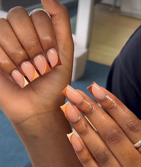 Square Acrylic Nails Autumn, Fall Square French Tip Nails, French Tip Fall Colors, Short Square Fall Nails 2023, Simple Thanksgiving Nails Short, Cute Fall Acrylic Nails Short, Fall Shorties Nails, Autumn Nails Acrylic Short Square, Fall Nails 2023 Short