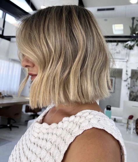 Dimensional Rooted Blonde, Bronde Bob Hair, Short Bronde Haircolor Blondes, Warm Blonde Balayage Short Hair, Rooted Blonde Bob, Bronde Bob Balayage, Scandinavian Blonde Balayage, Dark Blonde Balayage Bob, Root Melt Blonde Short