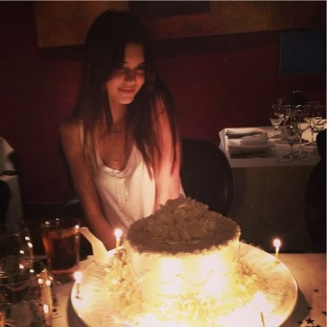 Kendall Jenner 2014, Kendall Jenner Birthday, Kendall Birthday, Jenner Girls, Jenner Family, Super Rich Kids, Model Aesthetic, Kendall And Kylie Jenner, Kendall And Kylie