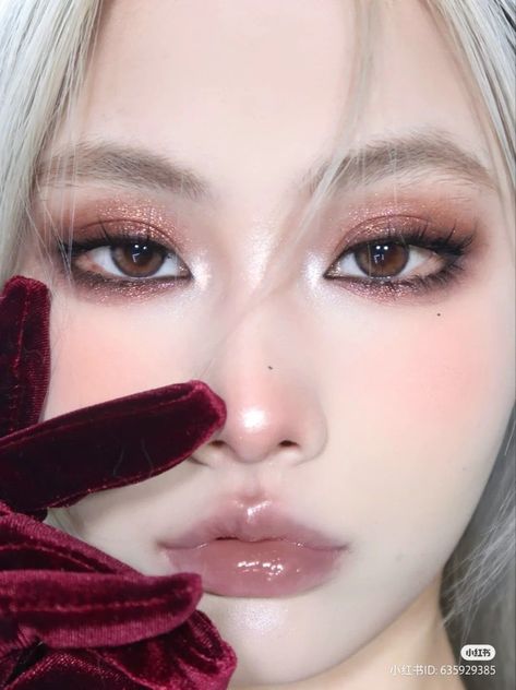 Korean Makeup Trends, Smokey Eye Makeup Look, Asian Makeup Looks, Eye Makeup Looks, Doll Eye Makeup, Ethereal Makeup, Pinterest Makeup, Elegant Beauty, Edgy Makeup