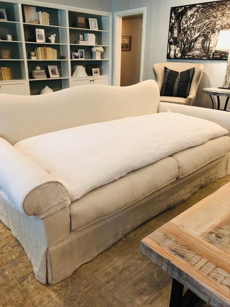 White Sofa Tricks: How to Keep it Clean and Bright! White Slipcover Couch, Lunch Party Decor, White Slipcover Sofa, Tablescapes Party, Hosting At Home, Linen Couch, Clean Couch, White Couches, Party Tablescapes