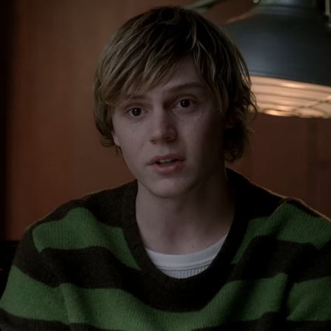 Kyle Spencer, American Horror Stories, Tate And Violet, Y2k Photos, Funny Aesthetic, Tate Langdon, Ryan Murphy, Danielle Campbell, Evan Peters